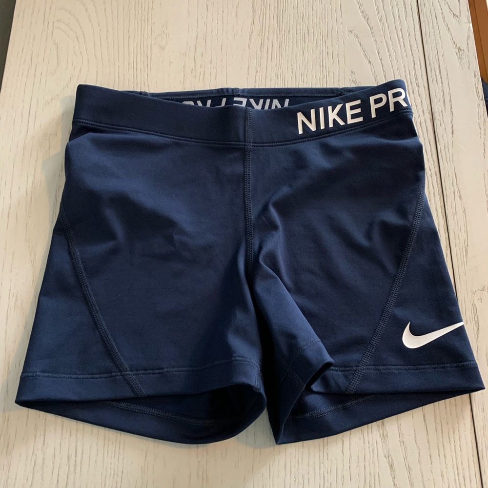 Navy blue Nike Pro 3in training shorts